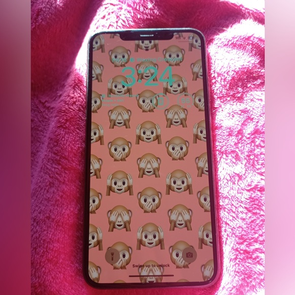 Rose Gold Apple iPhone XS Max 64gb - Picture 9 of 12